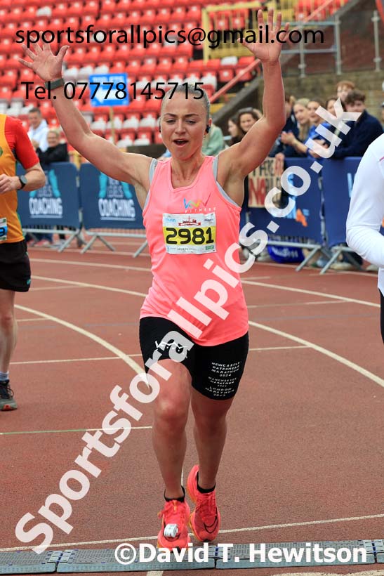 Gateshead Marathon, 2024 Gateshead Marathon, Half Marathon and 10k, Gateshead Stadium.  Photo: David T. Hewitson/Sports for All Pics